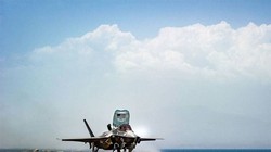 Máy bay F-35B Mỹ cất cánh trên tàu sân bay đổ bộ trực thăng USS Essex (LHD 2). Ảnh minh họa video Hải quân Mỹ