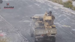 Lực lượng vũ trang Yemen được Ả rập Xê út hậu thuẫn tiến công đánh chiếm cao điểm al-Eazida. Ảnh minh họa video al-Arabiya