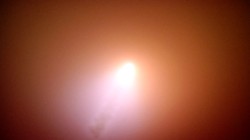 Tàu ngầm Nga phóng tên lửa hạt nhân chiến lược trên biển Barents. Ảnh minh họa video Masdar News