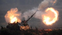 Pháo binh quân đội Syria pháo kích trên chiến trường Sweida