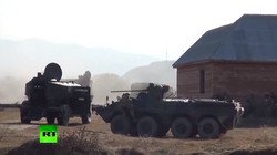 Lực lương FBS Nga triển khai tiêu diệt khủng bố ở Dagestan. Ảnh minh họa video RT.