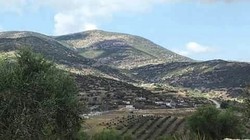 Một khu dân cư Afrin trong tầm quan sát của các du kích người Kurd (YPG). Ảnh minh họa: South Front.