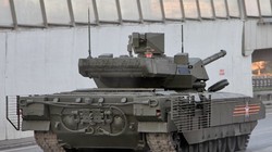 Xe tăng T-14 Armata trong lễ Diễu hành mừng chiến thắng tại Quảng trường Đỏ. Ảnh: Bộ quốc phòng Nga.