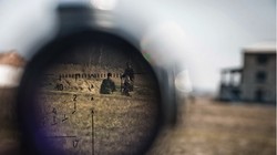 Lực lượng dân quân Donbass săn đuổi các binh sĩ Ukraine. Ảnh: Rusvesna.