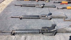 Vũ khí trang bị và phương tiện y tế mà quân đội Syria thu giữ được ở ngoại ô Damascus.