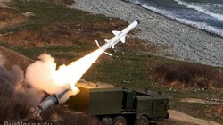 Hệ thống tên lửa phòng thủ bờ biển Ball phóng đạn. Ảnh: Rusvesna.