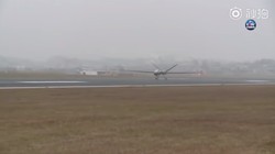 Máy bay không người lái tầm xa đa năng Yi long I-D (Dực Long) xuất kích.