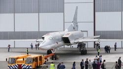 Máy bay ném bom chiến lược Tu-22M3M rời xưởng sản xuất. Ảnh Russian Gazeta.