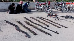 Quân đội Syria tiêu diệt và bắt giữ khủng bố IS, thu chiến lợi phẩm. Ảnh minh họa: SANA.