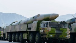 Hệ thống tên lửa đạn đạo Đông Phong 26 (DF-26) của Trung Quốc. Ảnh minh họa Rusian Gazeta