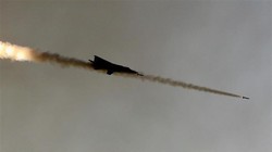 Máy bay Ấn Độ phóng tên lửa. Ảnh minh họa Press TV