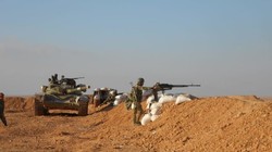 Các tay súng thánh chiến nhóm Maghaweir al-Thowra diễn tập chiến đấu. Ảnh South Front