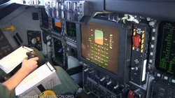 Toàn cảnh phía trước buồng lái máy bay B-2 Spirit. Ảnh: Jeff Bolton.