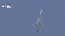 Máy bay chiến đấu Su-24 không quân Nga không kích Hama, Idlib. Ảnh: STEP News.