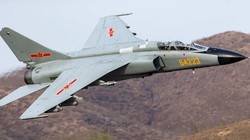 Máy bay cường kích chiến trường JH-7A không quân Trung Quốc. Ảnh Business Inside