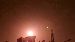 Không quân Israel không kích căn cứ quân đội Syria ngoại ô Damascus. Ảnh South Front