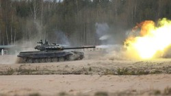 Xe tăng quân đội Nga tấn công. Ảnh minh họa RusVesna.