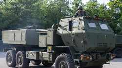 Pháo phản lực - tên lửa HIMARS. Ảnh Defence Blog