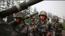 Quân đội Trung Quốc thực hiện diễn tập chiến đấu. Ảnh Sputnik.