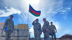 Bộ trưởng Quốc phòng Azerbaijan Zakir Hasanov trên khu vực Karvachar, kiểm tra các đơn vị quân đội Azerbaijan. Ảnh MoD Azerbaijan