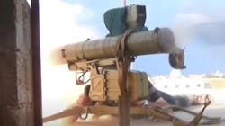Binh sĩ Syria phóng tên lửa chống tăng ATGM. Ảnh South Front
