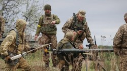 Lính dù Ukraine sử dụng pháo không giật SPG-9M Kopyo. Ảnh mil.in.ua