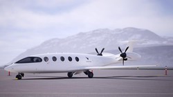 Alice là chiếc máy bay chở khách đầu tiên không khí thải carbon, vận hành ít tốn kém hơn nhiều so với các máy bay động cơ phản lực cánh quạt tương tự. Ảnh: EViation