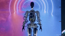 Robot hình người, được gọi là Tesla Bot hoặc Optimus của Tesla. Ảnh CNBC