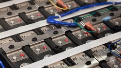 Các tổ hợp pin lithium-ion. Ảnh minh họa Tech Xplore