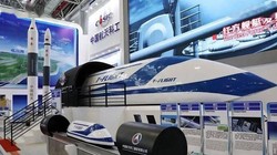 Mô hình hệ thống giao thông tàu maglev tốc độ cao chạy trong đường ống chân không thấp. Ảnh: China Daily