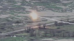 Các xạ thủ phòng không Ukraine sử dụng Stinger của Mỹ bắn hạ chiếc Mi-8 Nga. Ảnh Video Militarnyi Videonews 