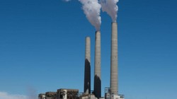 Nhà máy nhiệt điện Navajo, đông bắc Arizona trong Khu bảo tồn người da đỏ Navajo, cung cấp điện cho Arizona, Nevada và California. Ảnh NSEnergy