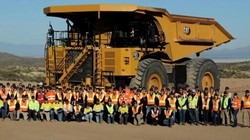 Xe vận tải khai thác điện 793 hạng nặng của Caterpillar. Ảnh Caterpillar