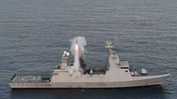 Hộ tống hạm INS Magen lớp Sa'ar - 6 Hải quân Israel phóng thử nghiệm tên lửa đánh chặn LRAD. Ảnh South Front