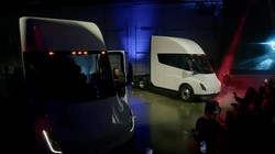 Xe vận tải Tesla Semi được bàn giao cho PepsiCo. Ảnh Tesla.