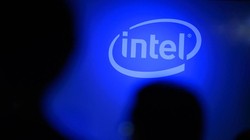 Công ty sản xuất chip Intel (Logo). Ảnh minh họa BloombergNews