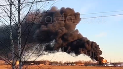 Kho nhiên liệu trong sân bay ở Kursk bốc cháy nhiều giờ liên tiếp. Ảnh video South Front.