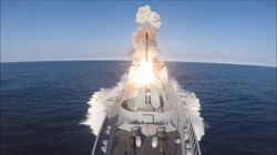 Chiến hạm Hải quân Nga phóng tên lửa hành trình Kalibr trên Biển Đen. Ảnh video TopWar
