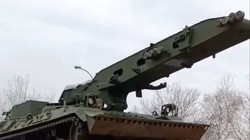 Xe tăng bắc cầu Biber của Đức viện trợ cho quân đội Ukraine. Ảnh Military Ukraine.