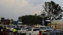 Uganda đưa ra chính sách hoán đổi xe máy điện cho xe máy chạy xăng. Ảnh minh họa Electrek