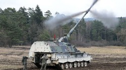 Quân đội Ukraine sử dụng pháo tự hành 155 mm PzH-2000 ACS