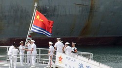 Ngày 9/8/2016, tại Thanh Đảo, phía Trung Quốc tiếp đón Đô đốc Scott Swift, Tư lệnh Hạm đội Thái Bình Dương, Hải quân Mỹ. Ảnh: Navy.mil.