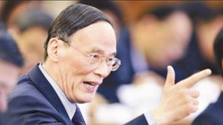 Vương Kỳ Sơn, Ủy viên Thường vụ Bộ Chính trị Đảng Cộng sản Trung Quốc, người được mệnh danh là Bao Công thời hiện đại của Trung Quốc, phụ trách chống tham nhũng (ảnh tư liệu)