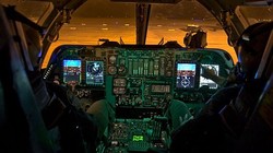 Bên trong khoang lái máy bay ném bom B1B Lancer.