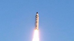 Ngày 12 tháng 2 năm 2017, Triều Tiên phóng tên lửa đạn đạo tầm trung Pukguksong-2. Ảnh: Cankao