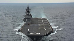 Tàu sân bay trực thăng Izumo Lực lượng Phòng vệ Biển Nhật Bản. Ảnh: Sina