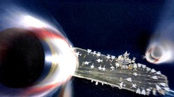 Báo Trung Quốc mô tả tên lửa đạn đạo chống hạm Đông Phong Trung Quốc tấn công tàu sân bay Mỹ. Ảnh: Sina