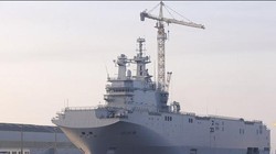 Tàu tấn công đổ bộ lớp Mistral, Hải quân Pháp. Ảnh: AP/The Guardian