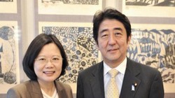 Bà Thái Anh Văn, nhà lãnh đạo Đài Loan và Thủ tướng Nhật Bản Shinzo Abe. Ảnh: Ifeng.