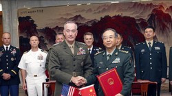 Ngày 15/8/2017, Chủ tịch Hội đồng Tham mưu trưởng Liên quân Mỹ tướng Joseph Dunford tiến hành hội đàm với Tham mưu trưởng Bộ Tham mưu liên hợp Quân ủy Trung ương Trung Quốc, tướng Phòng Phong Huy. Hai bên đạt được thỏa thuận về cơ chế đối thoại mới. Ảnh: 